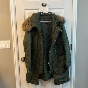 Steve Madden brand. Women's size large. Hang down Jacket. Green color